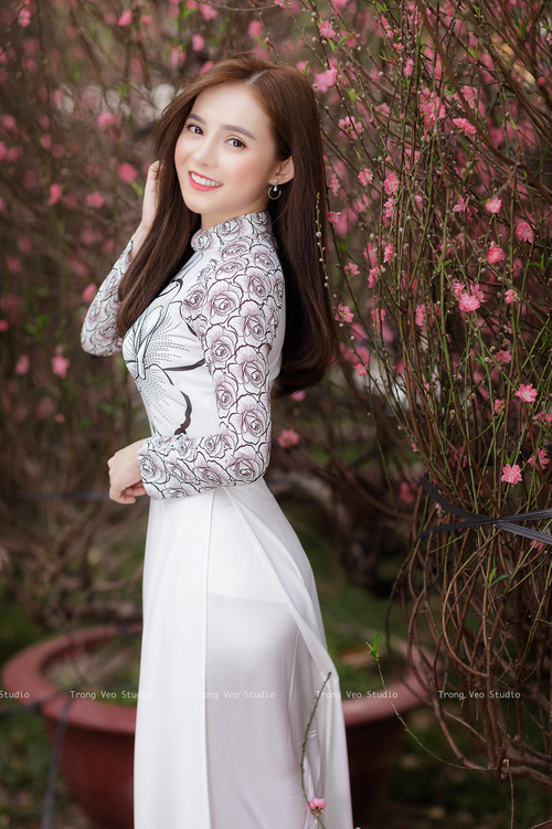 熊猫体育网站入口-莱昂·马尔尚精准换泳成夺冠关键，豪尔赫·莱昂马丁内斯